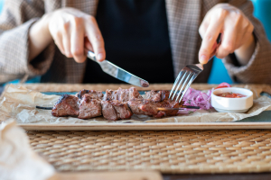 Eating Out on Keto: Top 10 Tips and Strategies