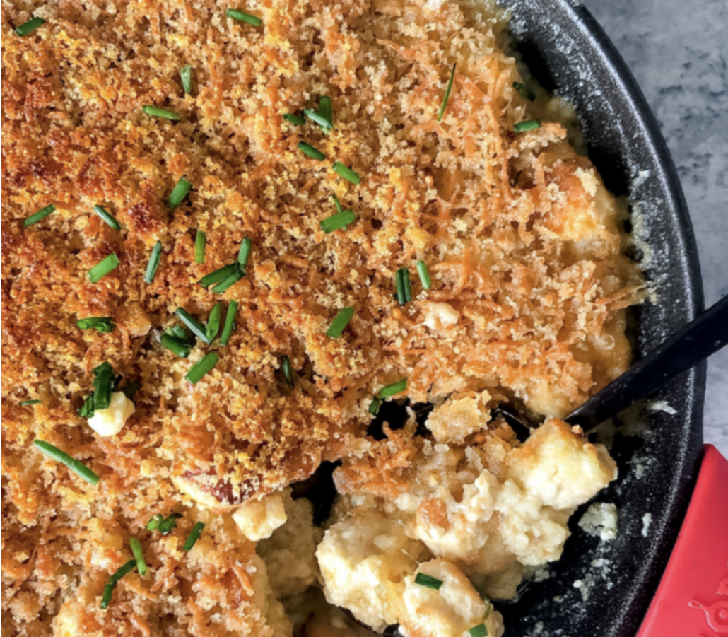 close up of crispy mac and cheese