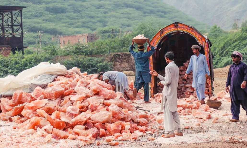 Mining-of-Himalayan-Salt